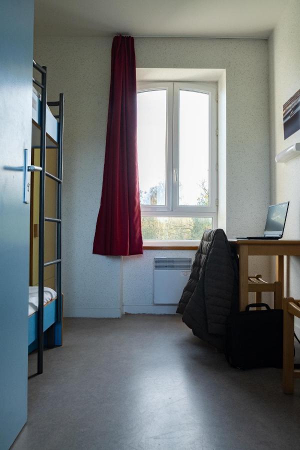 Auberge De Jeunesse Hi Genets Bagian luar foto