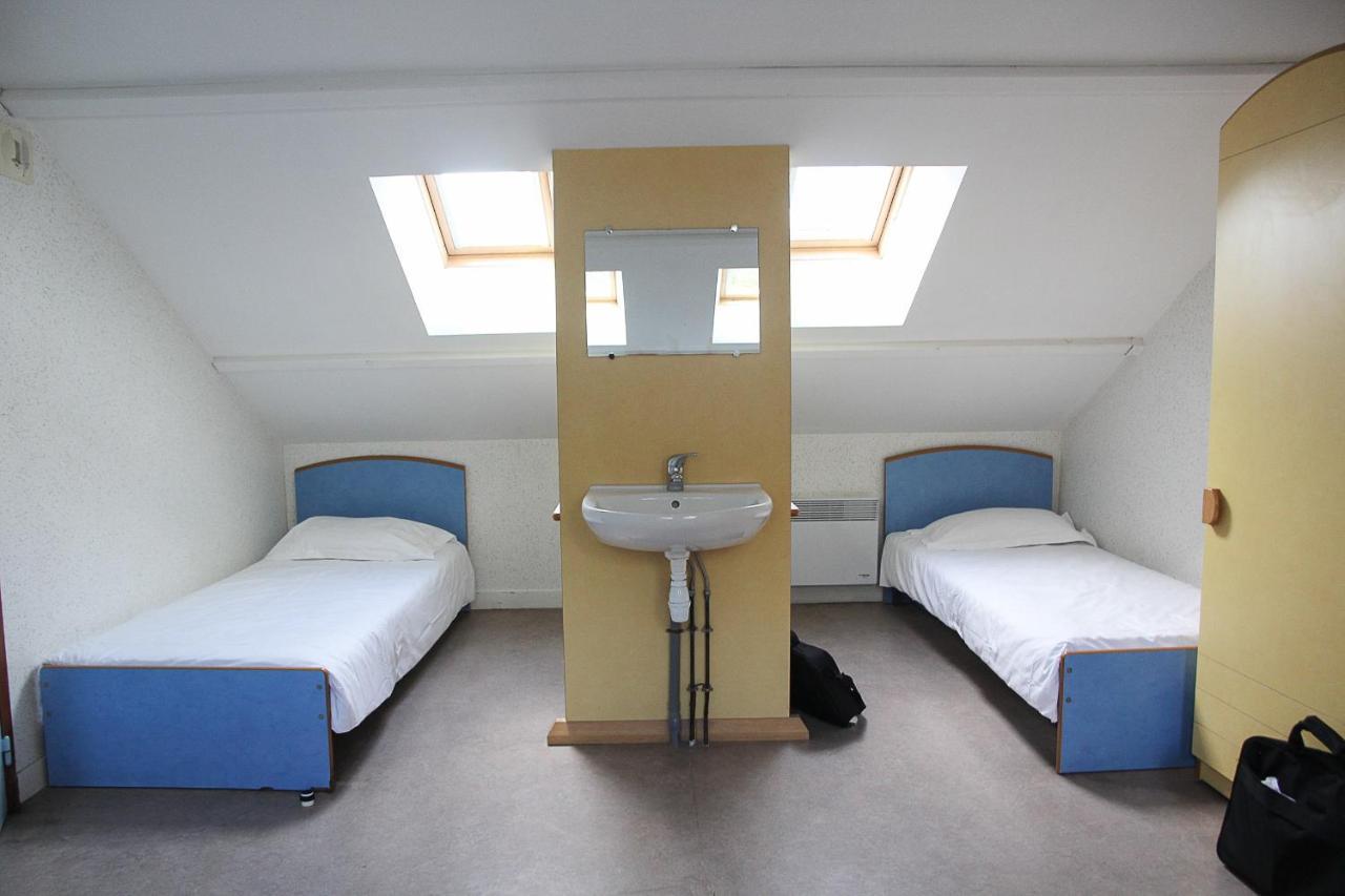 Auberge De Jeunesse Hi Genets Bagian luar foto