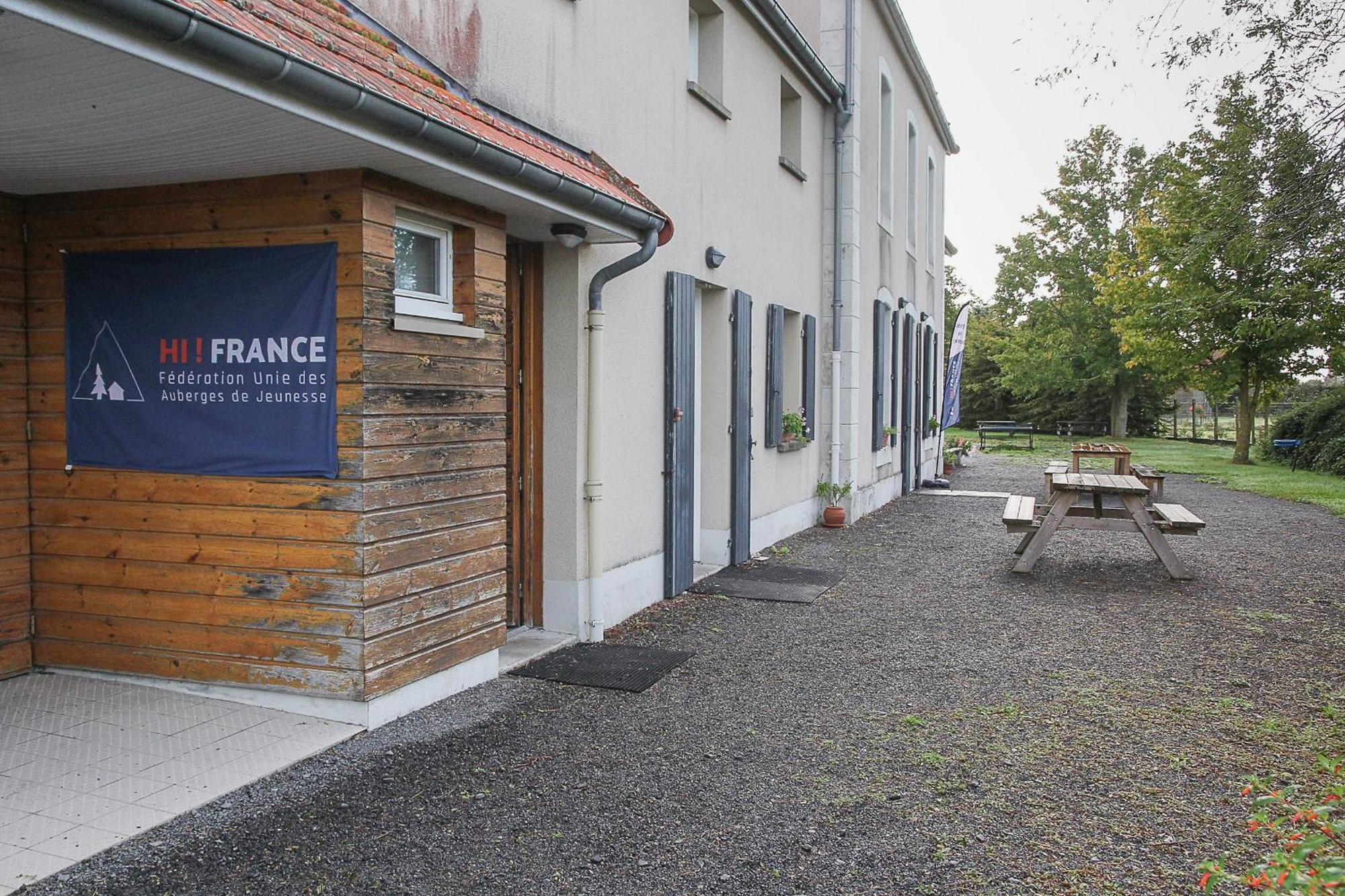 Auberge De Jeunesse Hi Genets Bagian luar foto